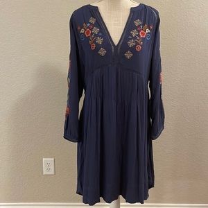 Stetson Floral Embroidered Peasant Dress!